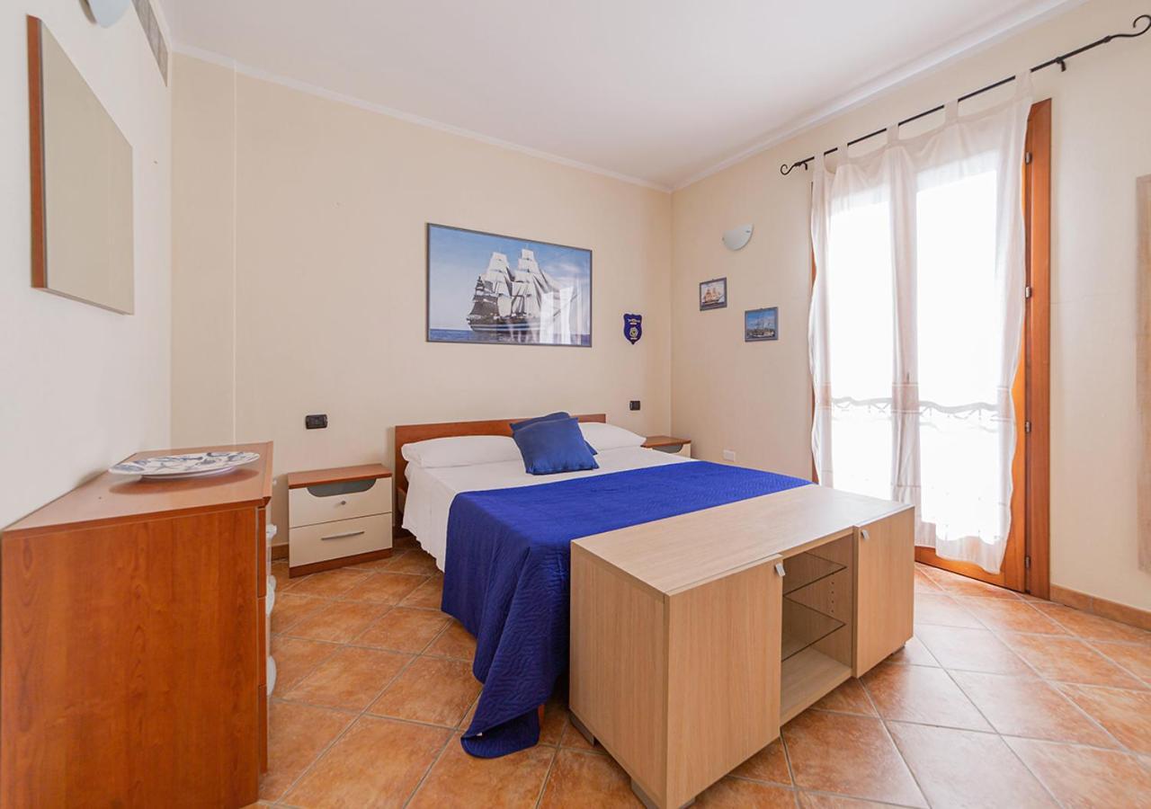 Murphy Holiday Home - Le Residenze Di Padule 02 La Maddalena  Exteriör bild